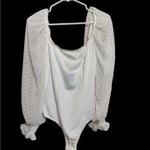 O60 Tracies White Puff Sleeve Bodysuit